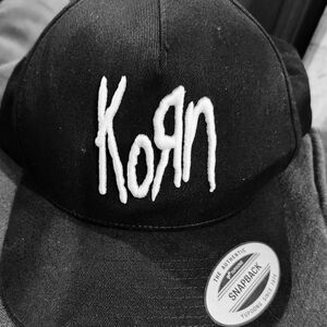 KORN Yupoong snap back cap